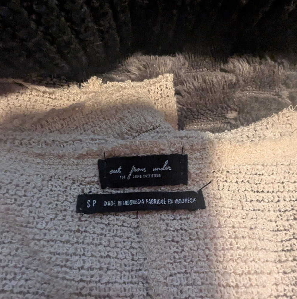 Assorted Sweater Collection - Picture 7 of 12